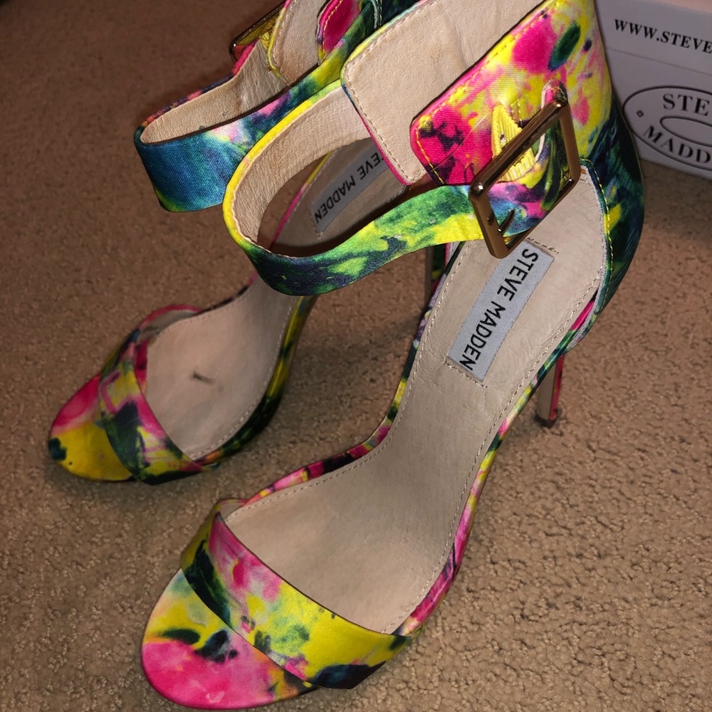 Steve Madden Marlenee Floral heels Sz 9.5